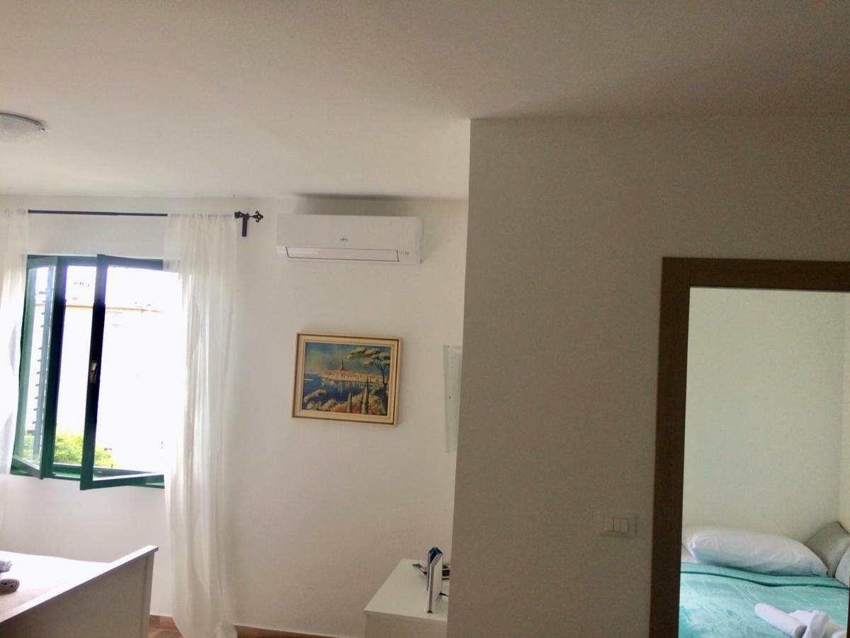 Apartment Mony Ровинь Экстерьер фото