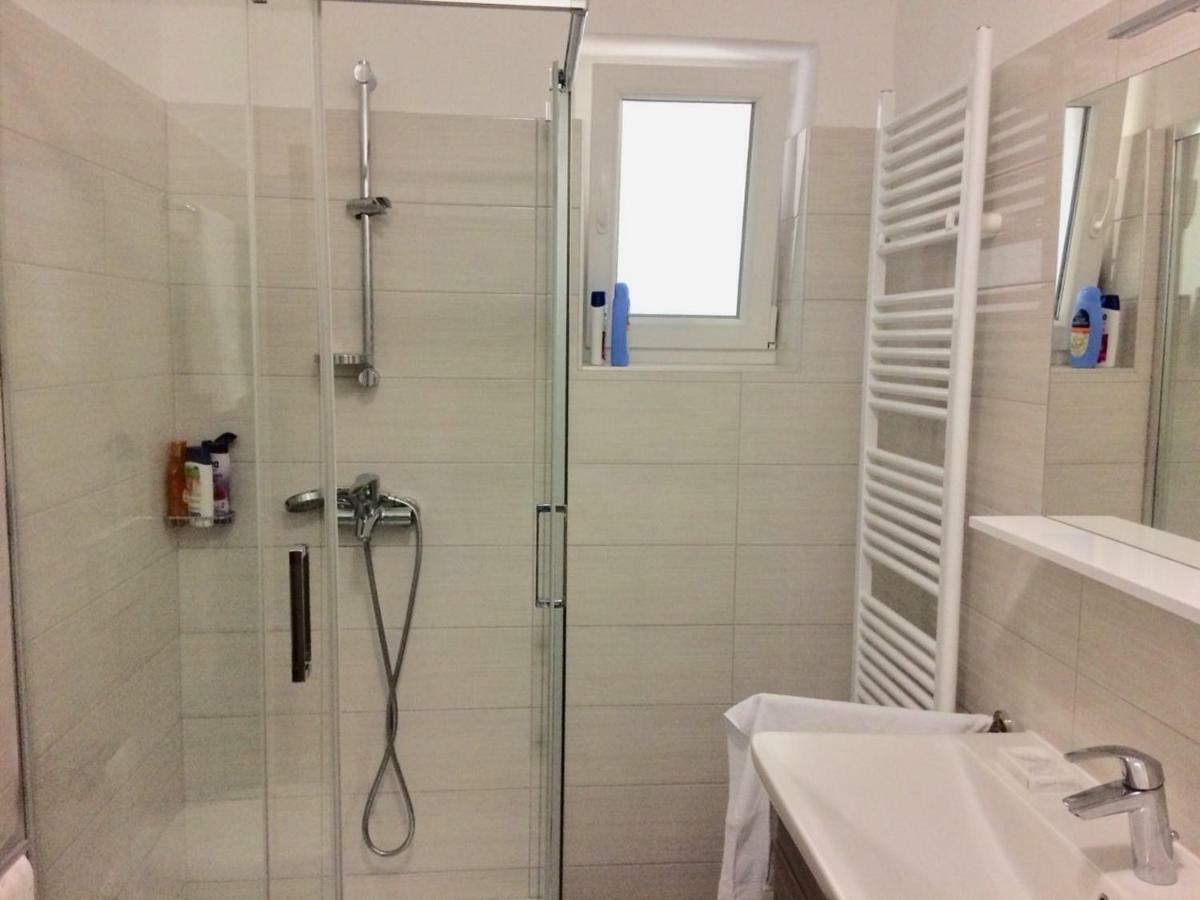 Apartment Mony Ровинь Экстерьер фото